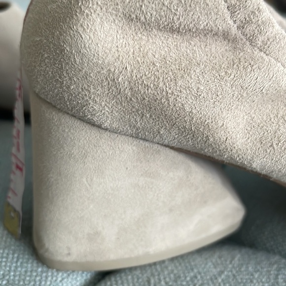 Mercedes Castillo Suede Emilia Mid Heels - Picture 15 of 16